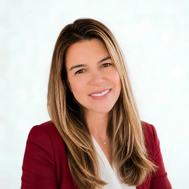 Daniela Martínez Dalgalarrando, Psicología Clínica · Universidad del Desarrollo en Lo Barnechea — ConectaMente